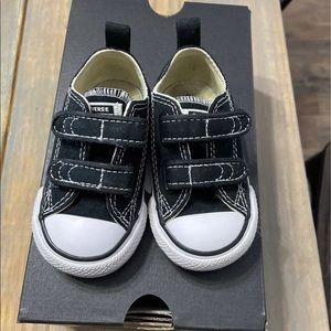 Black and white converse